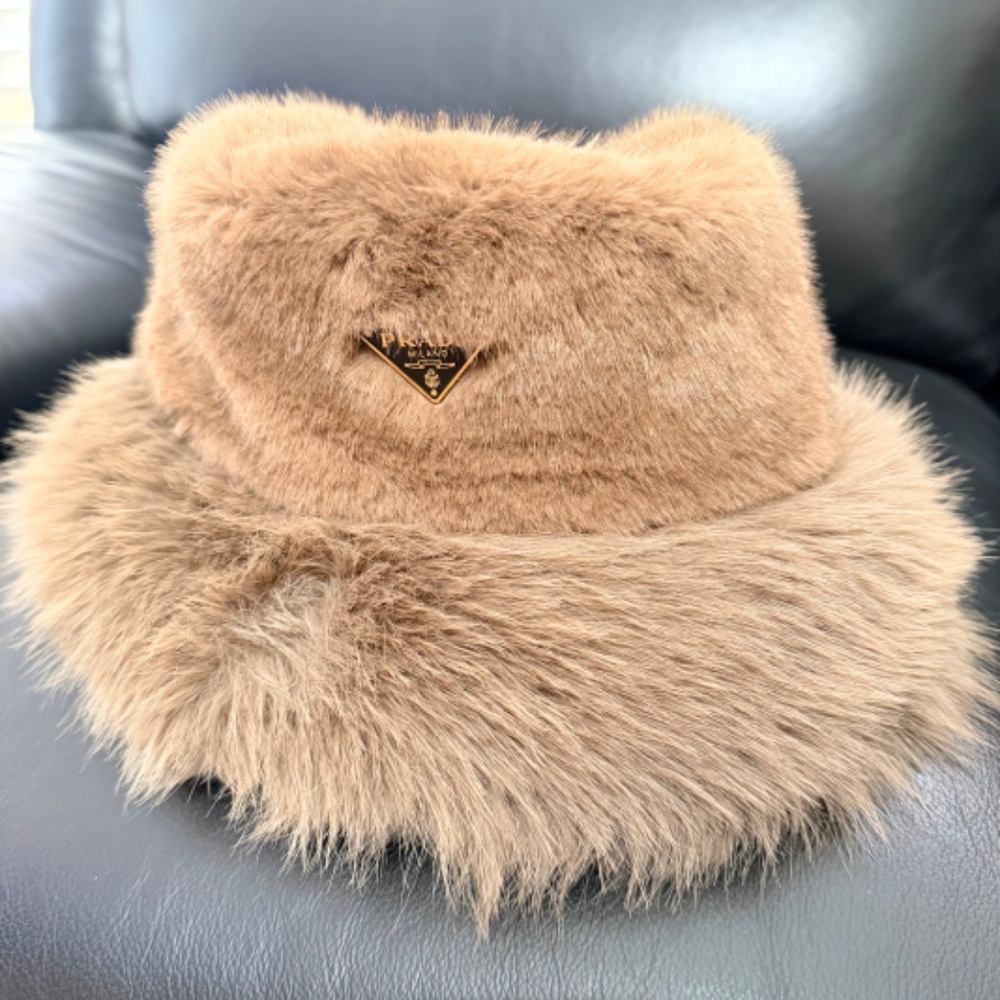 WOMEN'S PRADA BROWN FAUX FUR BUCKET HAT WINTER LUXURY EXCELLENT - Picture 3 of 6